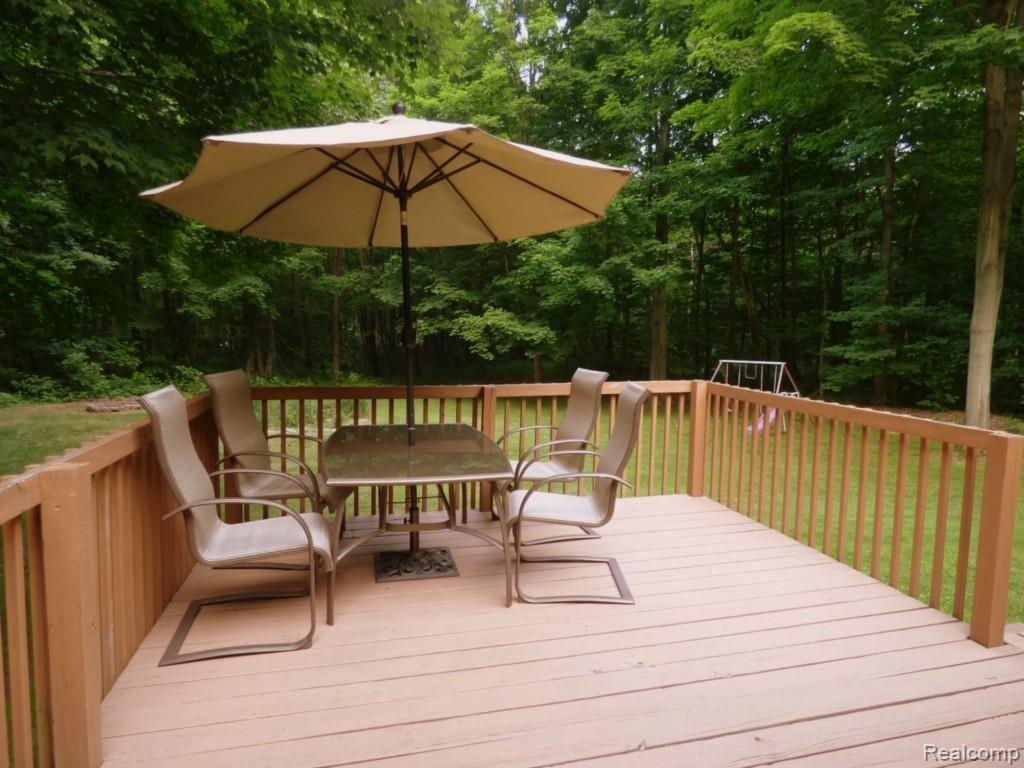 11483 Mcgregor Road Pinckney, MI 48169 - Photo 21 of 26 22 DECK 2.jpg