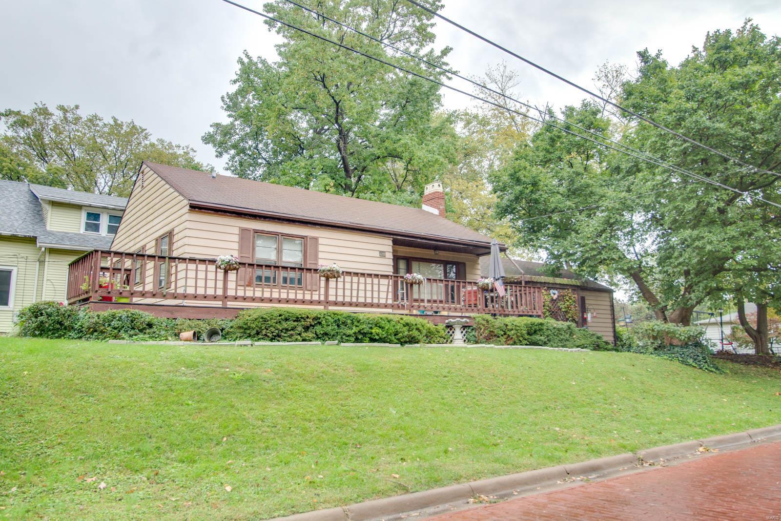 901 Condit Avenue Alton, IL 62002 - Photo 1 of 20 Gallery Image 1