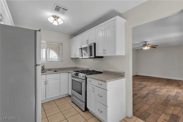 $2,200 | 218 Kirk Avenue, Henderson, NV 89015