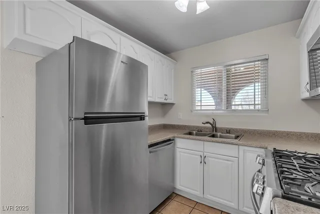 $2,200 | 218 Kirk Avenue, Henderson, NV 89015