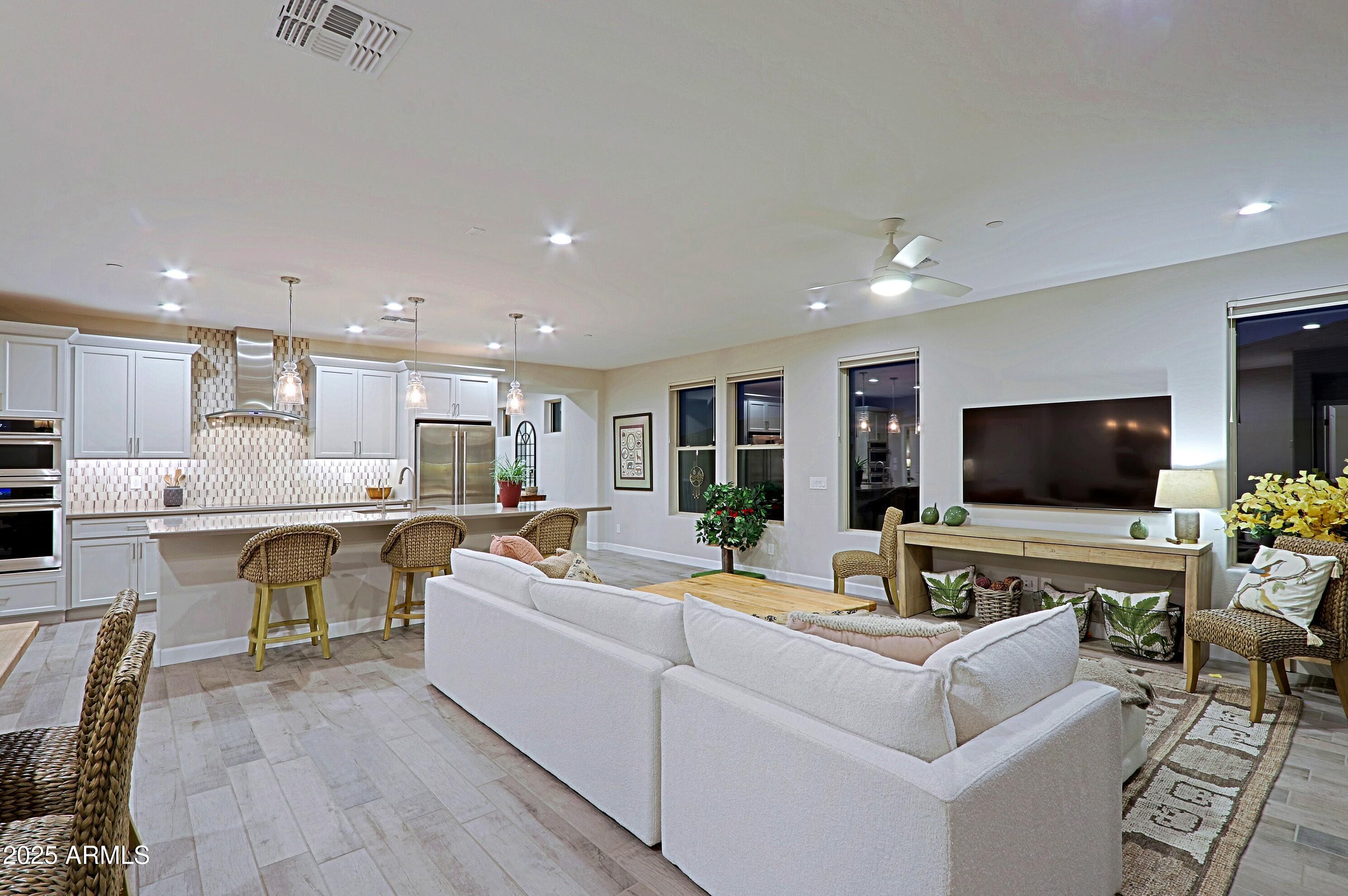 17721 East Bismark Lake Rio Verde, AZ 85263 - Photo 13 of 47 Greatroom 10