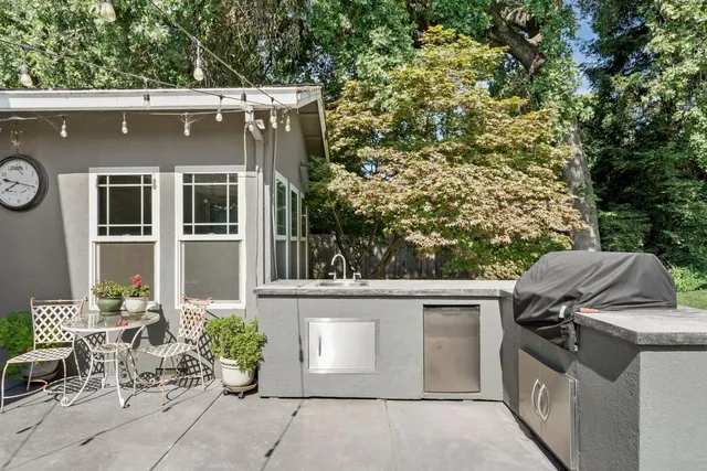 a view of house with outdoor space