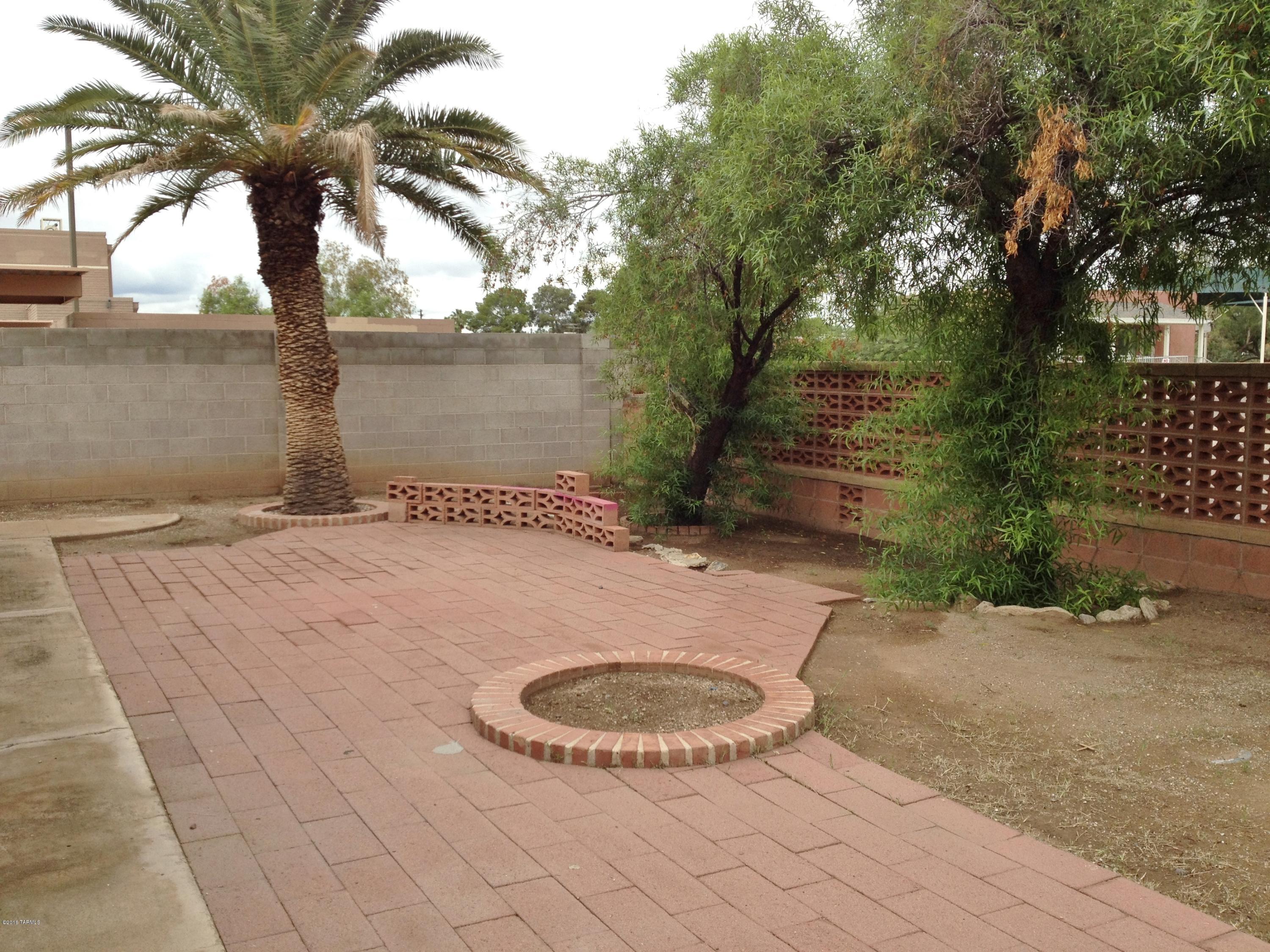 219-227 West Navajo Road Tucson, AZ 85705 - Photo 2 of 12
