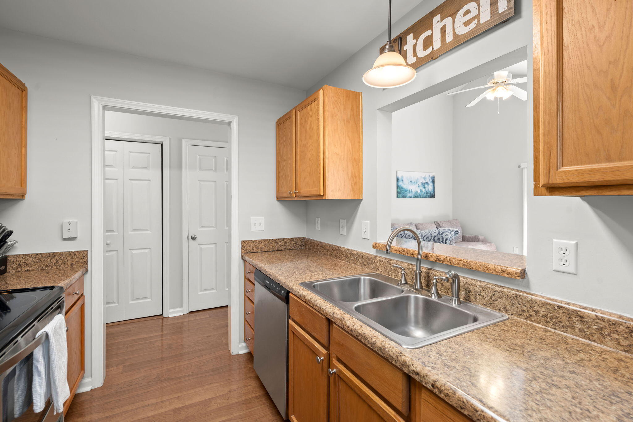 9307 Ayscough Road Summerville, SC 29485 - Photo 7 of 31 7