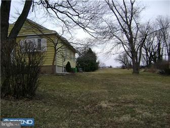 19 Mill Road Norristown, PA 19401 - Photo 3 of 10 Exterior Side