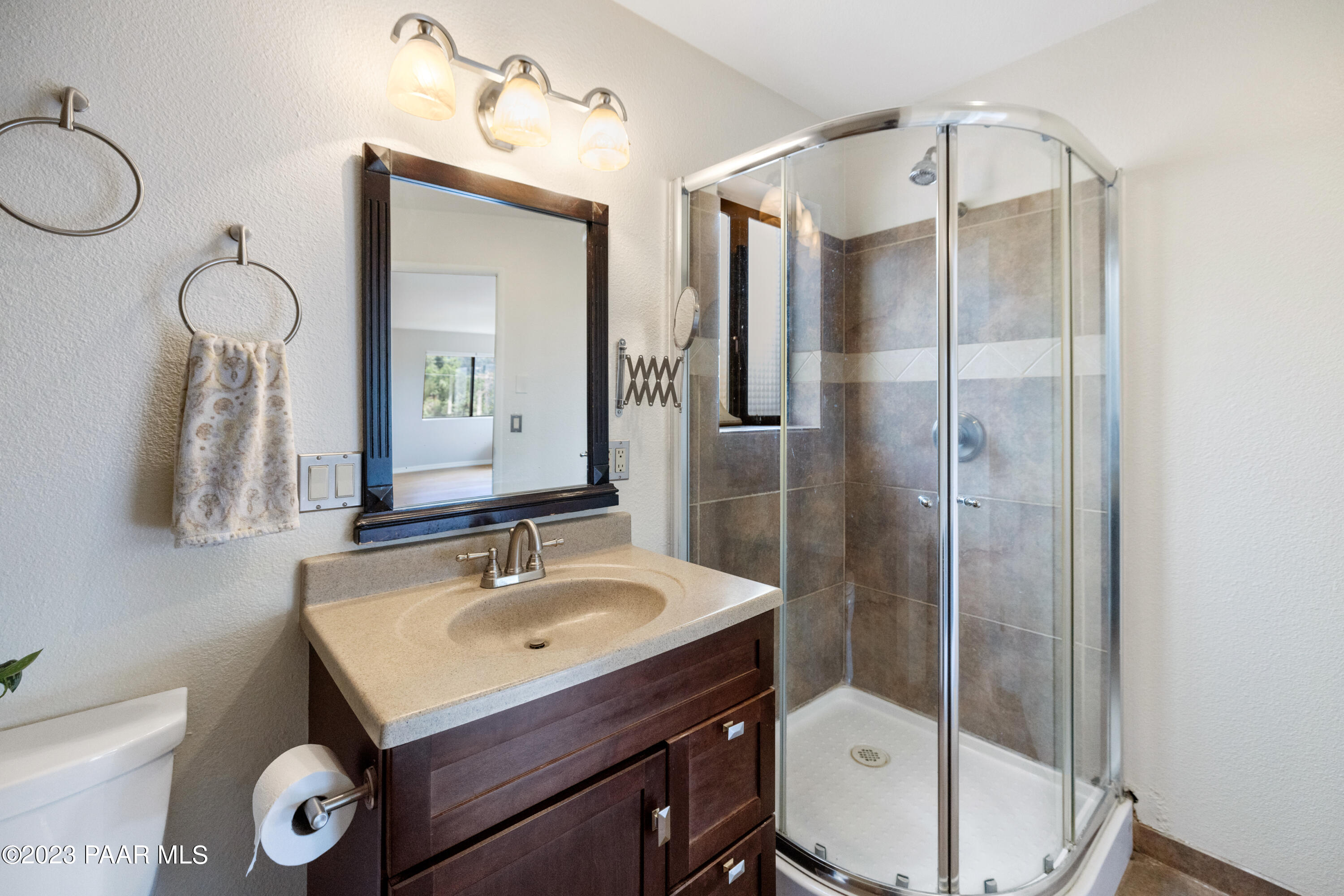 2144 Lessig Circle Prescott, AZ 86303 - Photo 14 of 25 Primary Bathroom