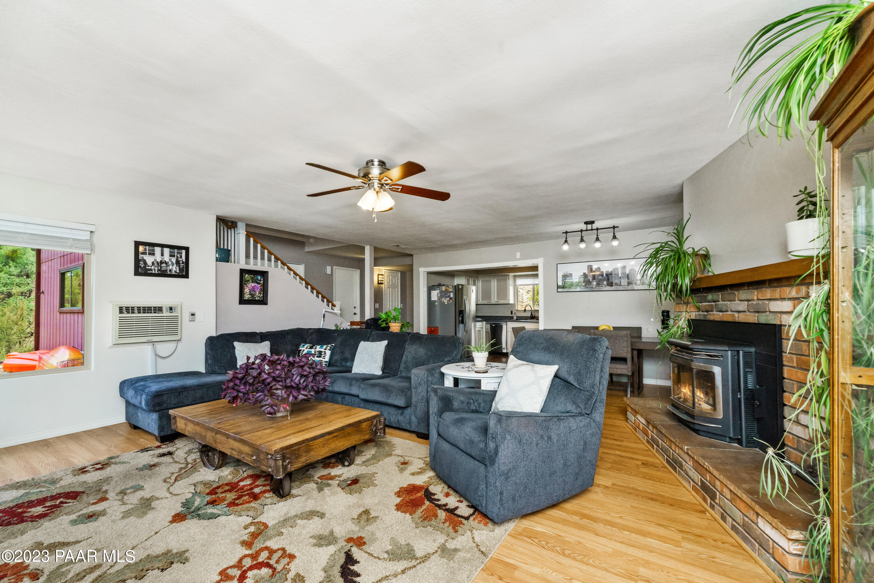 2144 Lessig Circle Prescott, AZ 86303 - Photo 4 of 25 Living Room
