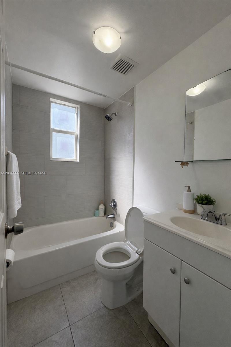 540 Northwest 7th Street, Unit 27 Miami, FL 33136 - Photo 6 of 8