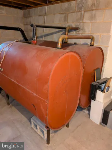 a view of a house with a yard and plants