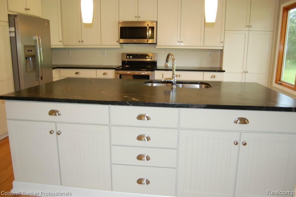 32860 Haverford Road Franklin, MI 48025 - Photo 10 of 29