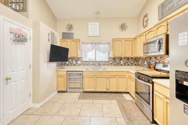 $328,900 | 6960 Swede Johnsen Drive, El Paso, TX 79912