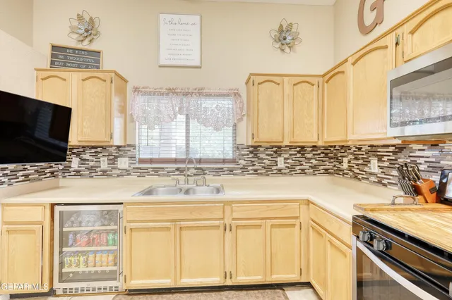 $328,900 | 6960 Swede Johnsen Drive, El Paso, TX 79912