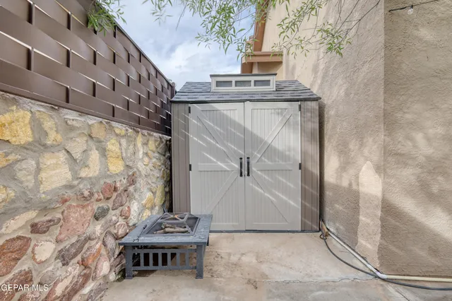 $328,900 | 6960 Swede Johnsen Drive, El Paso, TX 79912