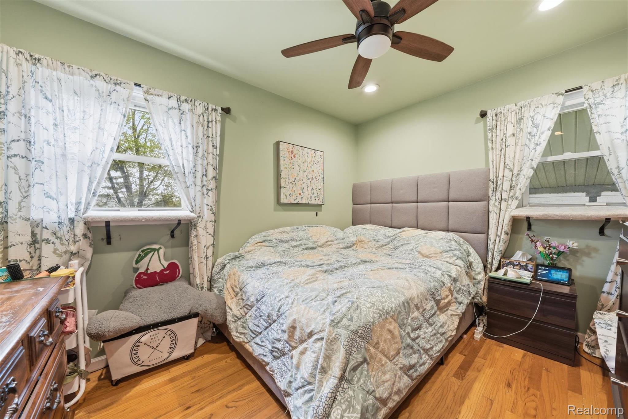 259 Sisson Street Romeo, MI 48065 - Photo 23 of 37 Bedroom featuring light wood-type flooring, a ceiling fan, and recessed lighting