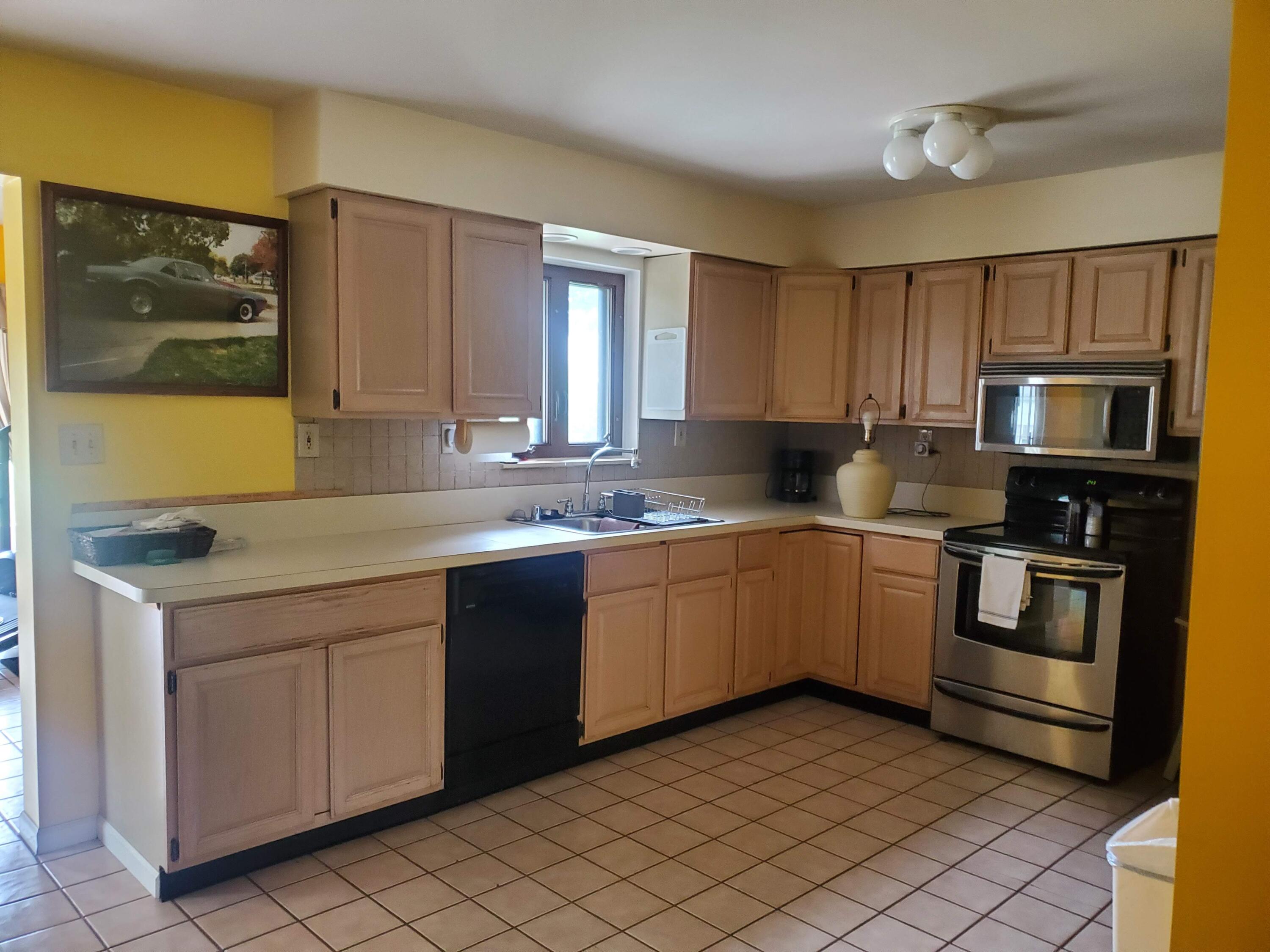 26215 Beverly Road Taylor, MI 48180 - Photo 3 of 16 kitchen