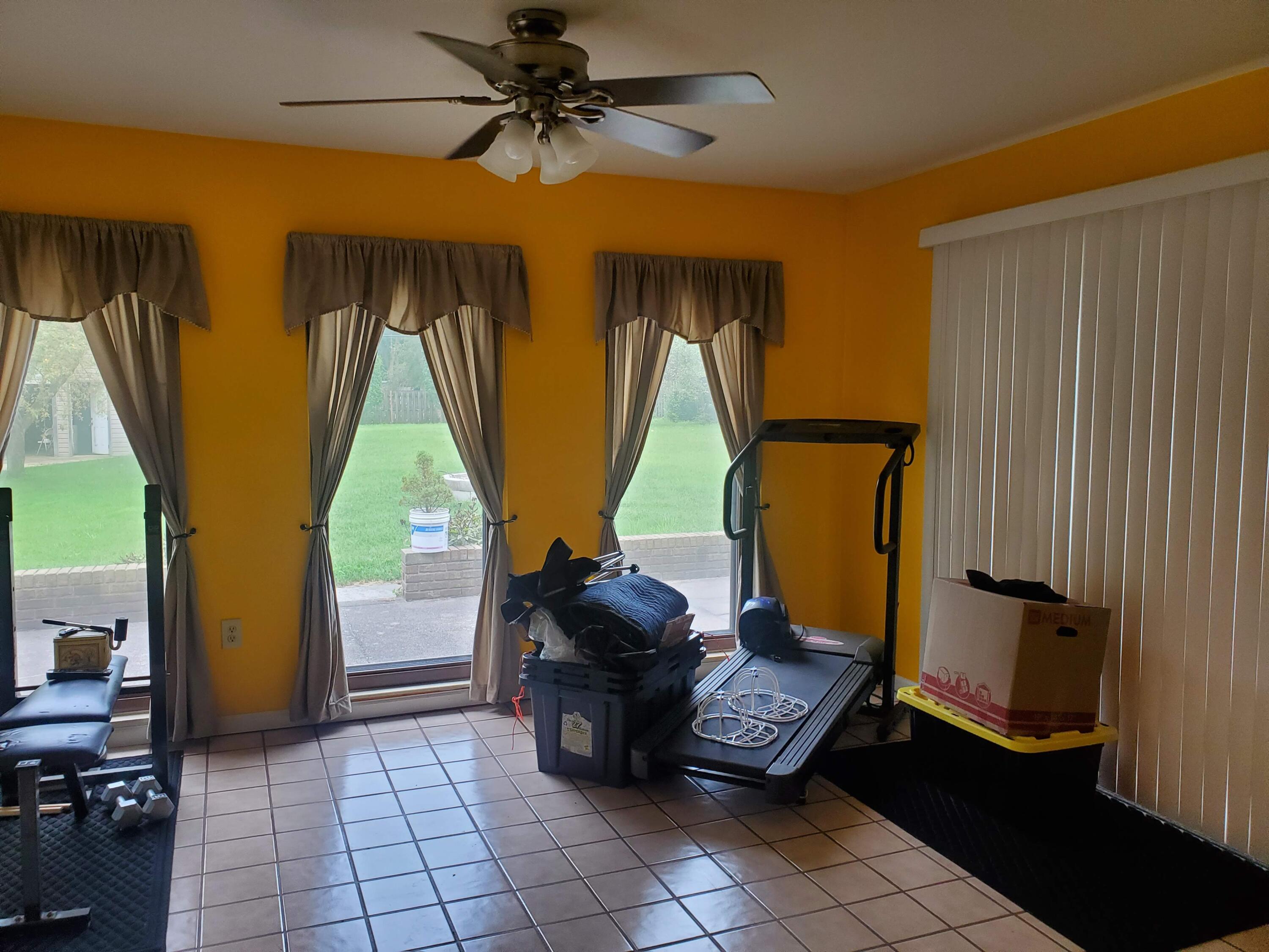 26215 Beverly Road Taylor, MI 48180 - Photo 5 of 16 sunroom