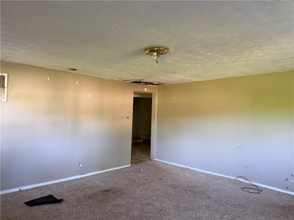 1585 Mercer Road Ellwood City, PA 16117 - Photo 13 of 15