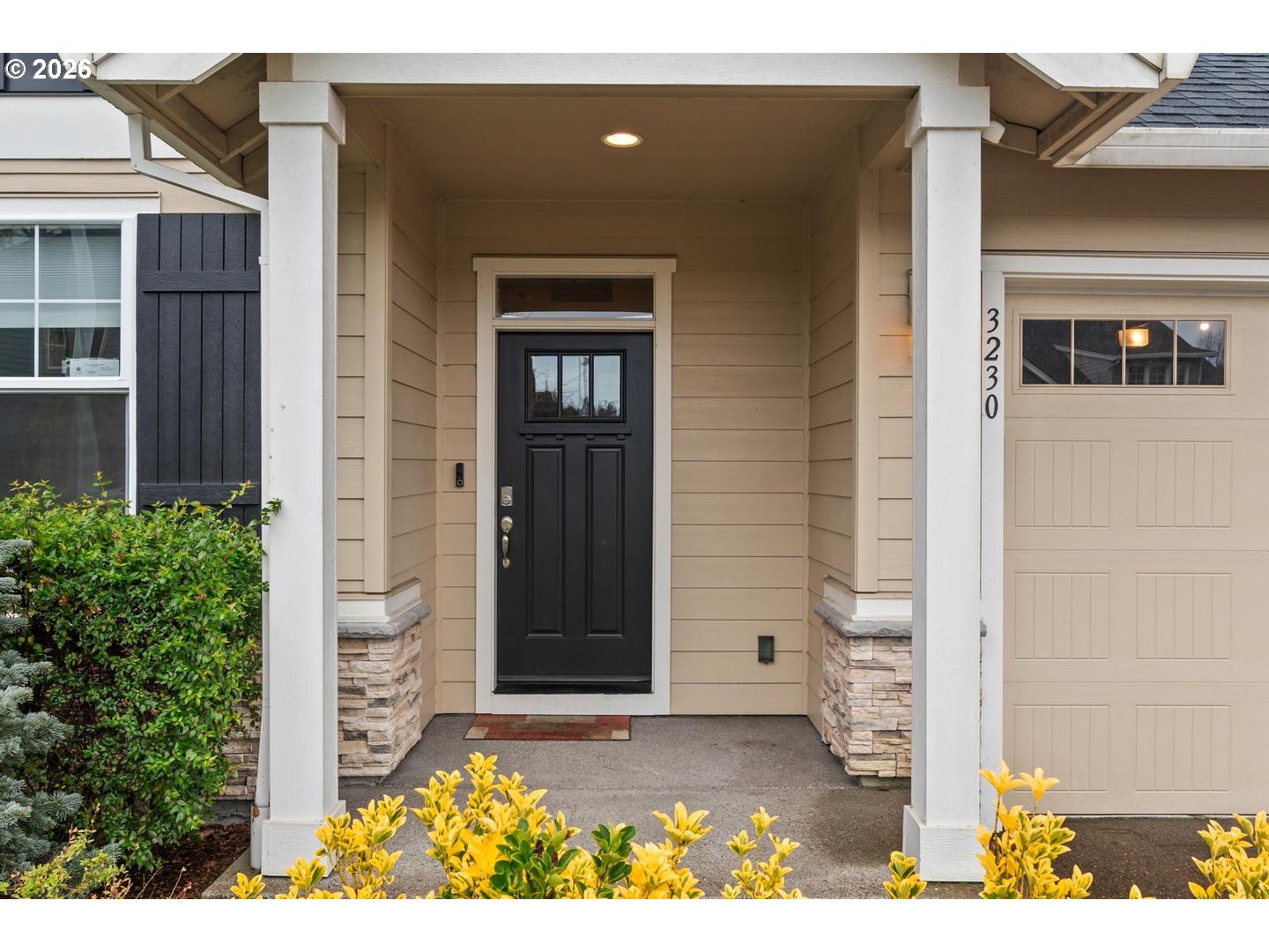 3230 Southeast Riesling Road Milwaukie, OR 97267 - Photo 3 of 39 Entrance/Foyer