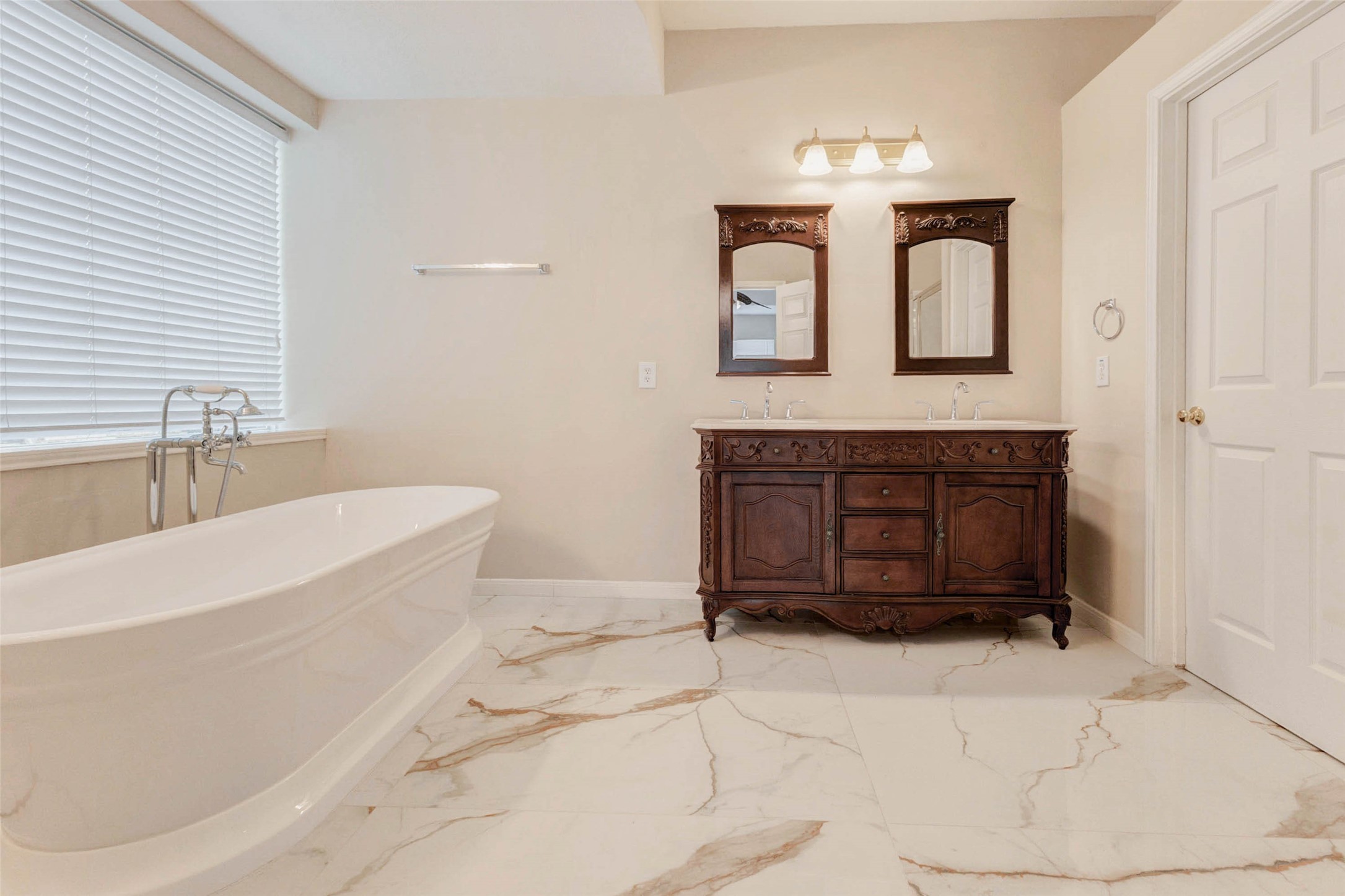 155 Perfidia Drive Houston, TX 77015 - Photo 7 of 27