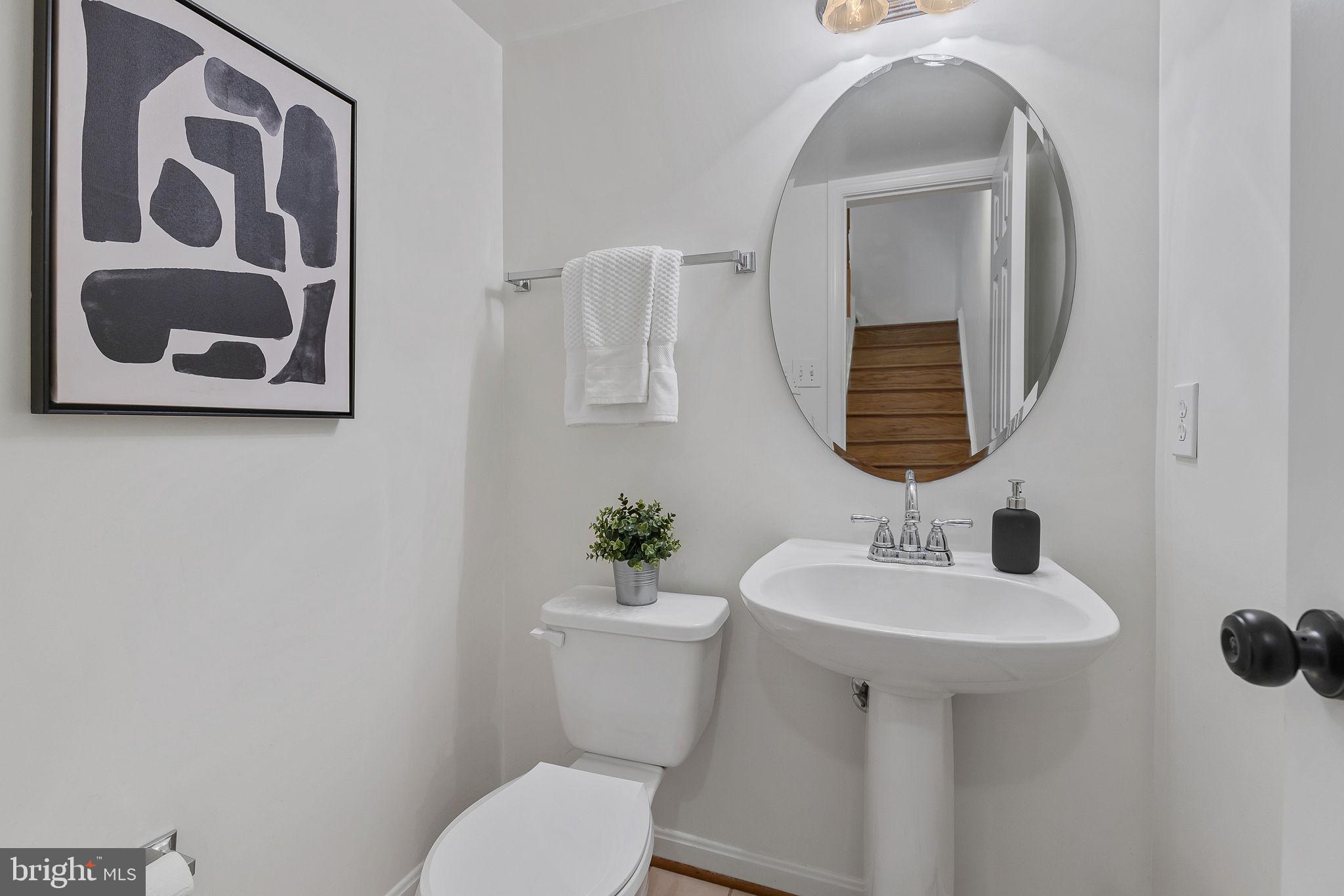 4120 21st Road North Arlington, VA 22207 - Photo 14 of 35 Main level powder room