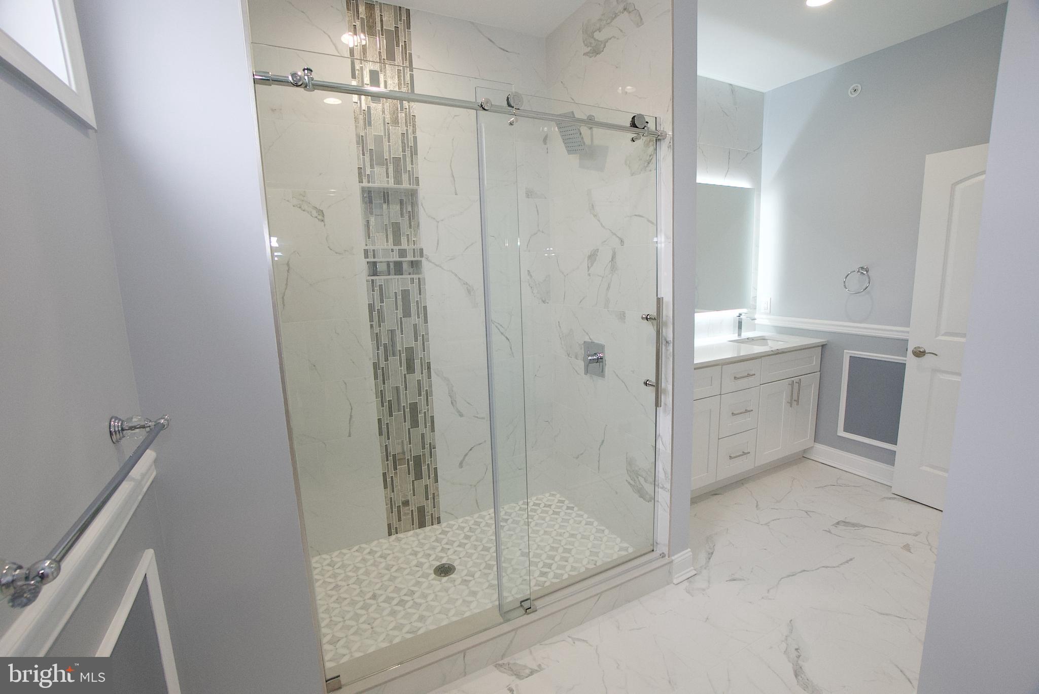 730 Mercy Street Philadelphia, PA 19148 - Photo 12 of 65 2ND FLOOR BATHROOM