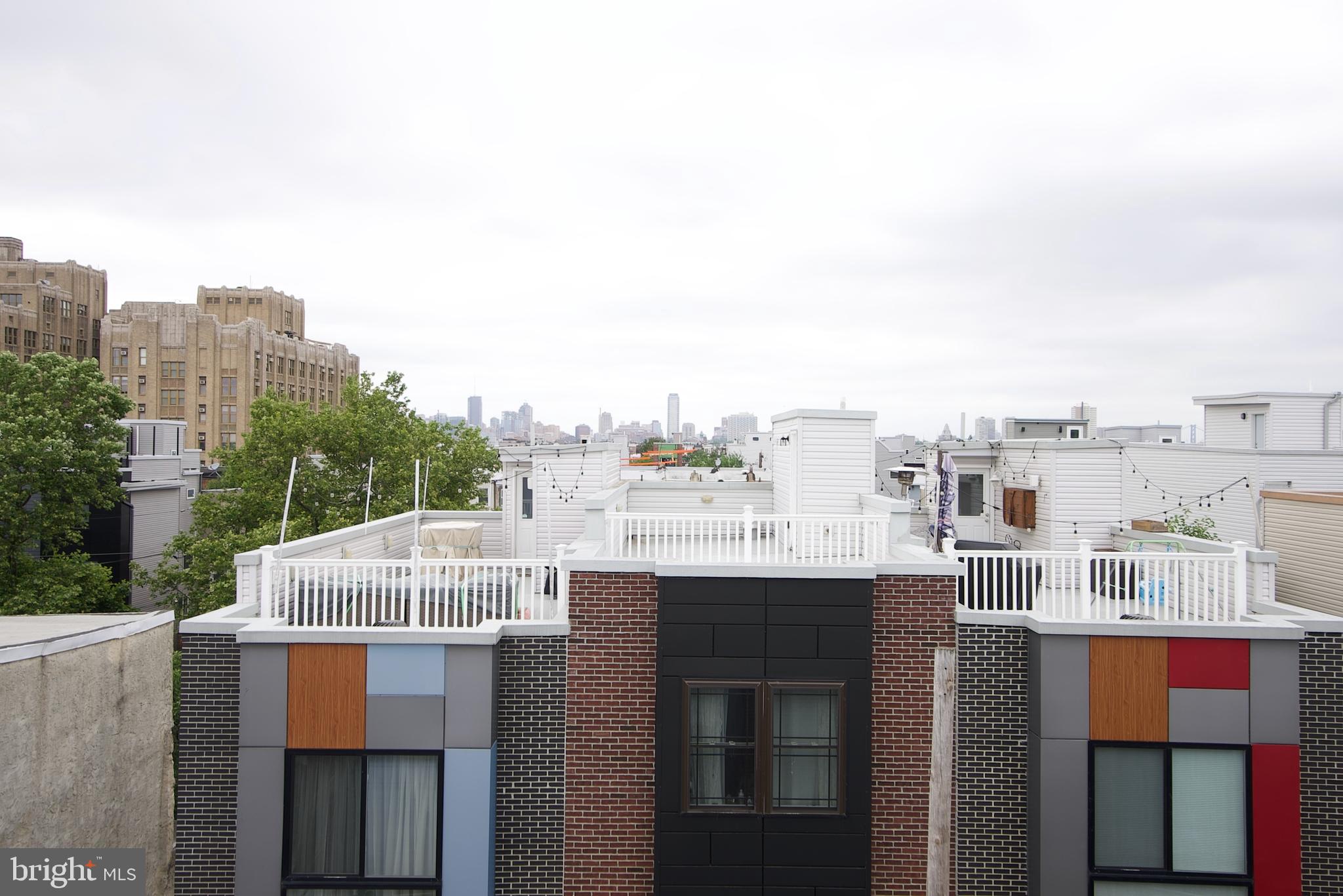 730 Mercy Street Philadelphia, PA 19148 - Photo 17 of 65 VIEW OF THE CITY FROM ROOF DECK