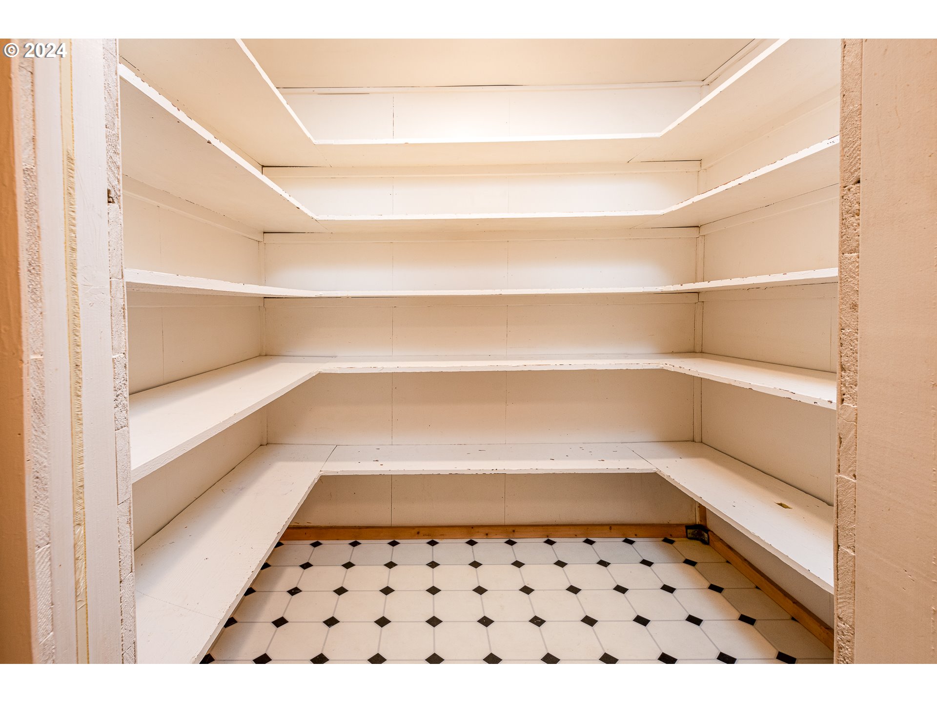 2875 Adams Street Eugene, OR 97405 - Photo 17 of 47 a view of a room with shelves