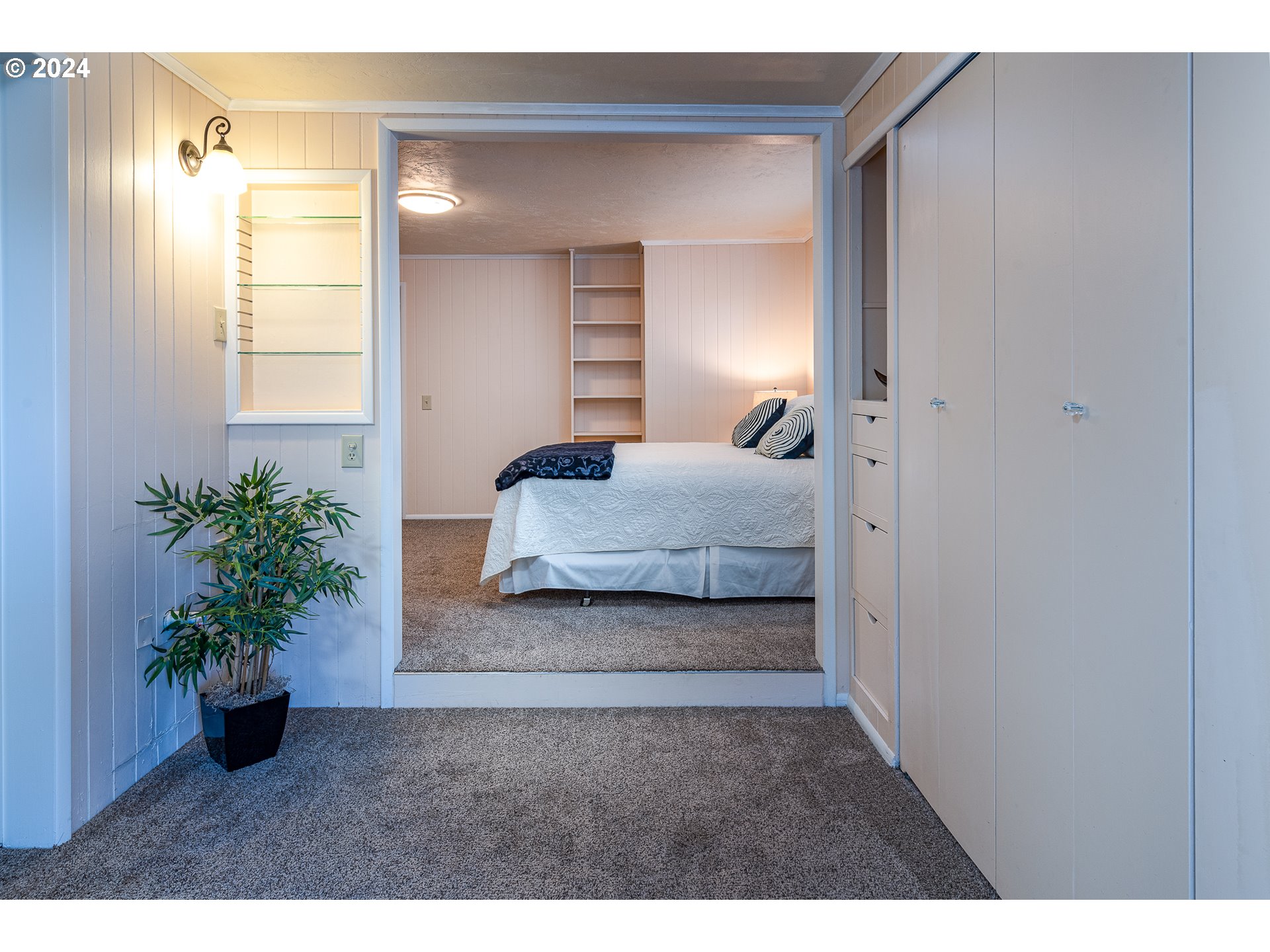 2875 Adams Street Eugene, OR 97405 - Photo 27 of 47 a en suite bathroom with a sink