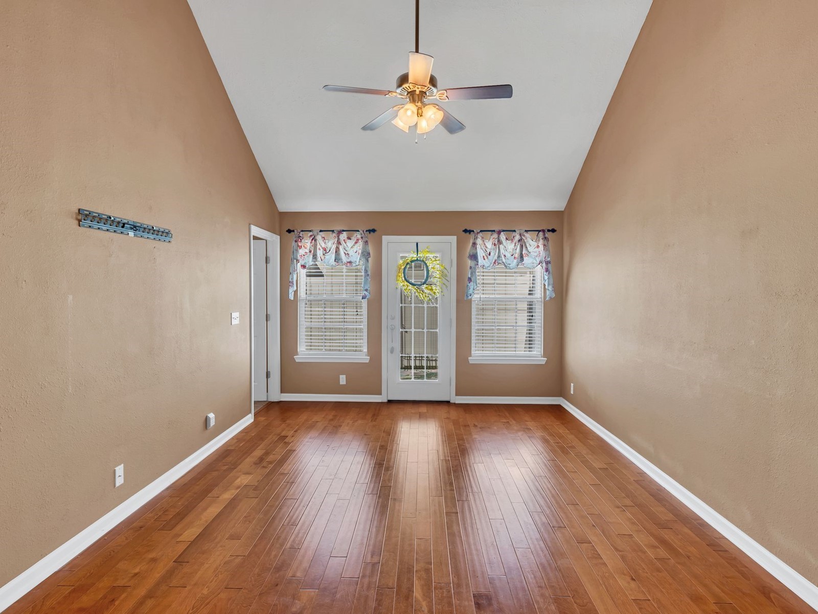913 Wolves Den Place Murfreesboro, TN 37128 - Photo 10 of 27 Gallery Image 10