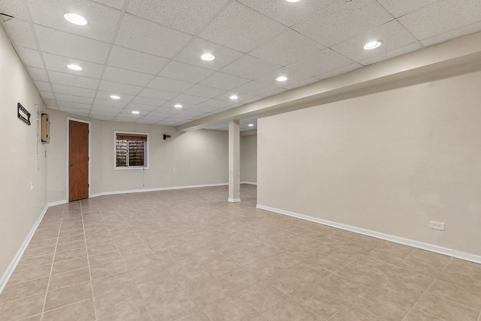 1576 Marigold Lane Minooka, IL 60447 - Photo 21 of 25 a view of an empty room