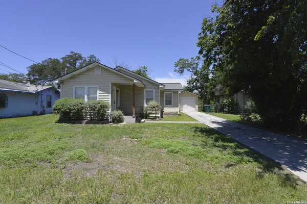 $1,400 | 203 Legion Drive West, Converse, TX 78109