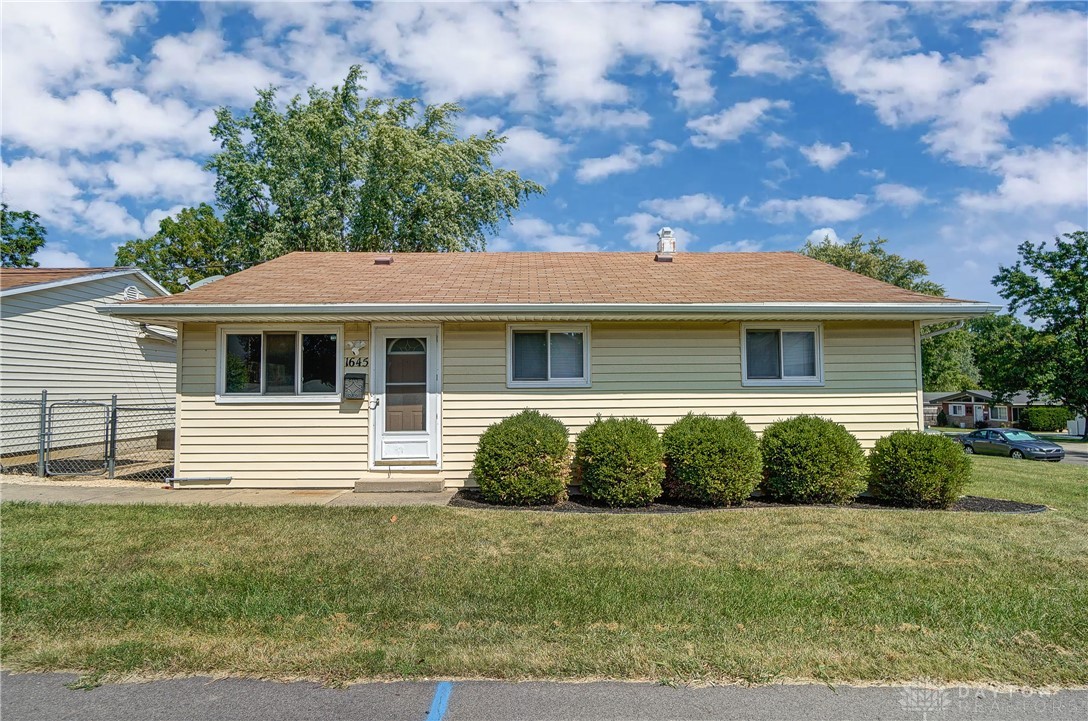 1645 Brownleigh Road Dayton, OH 45429 - Photo 2 of 40
