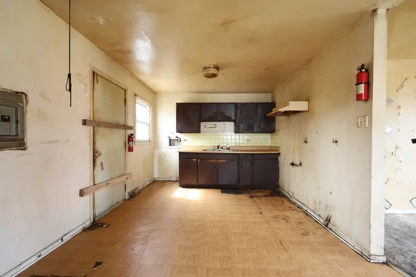 $55,000 | 1420 East 15th Street, Ford Heights, IL 60411