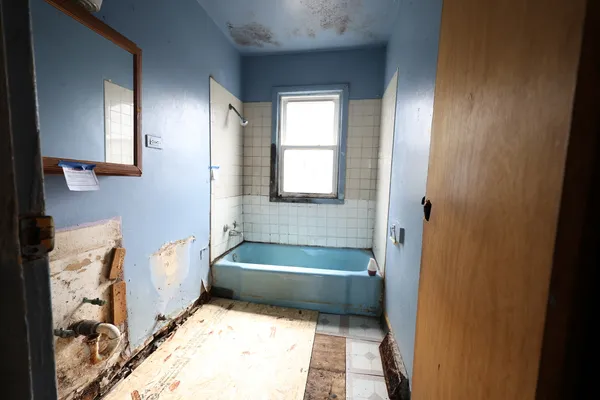 $55,000 | 1420 East 15th Street, Ford Heights, IL 60411