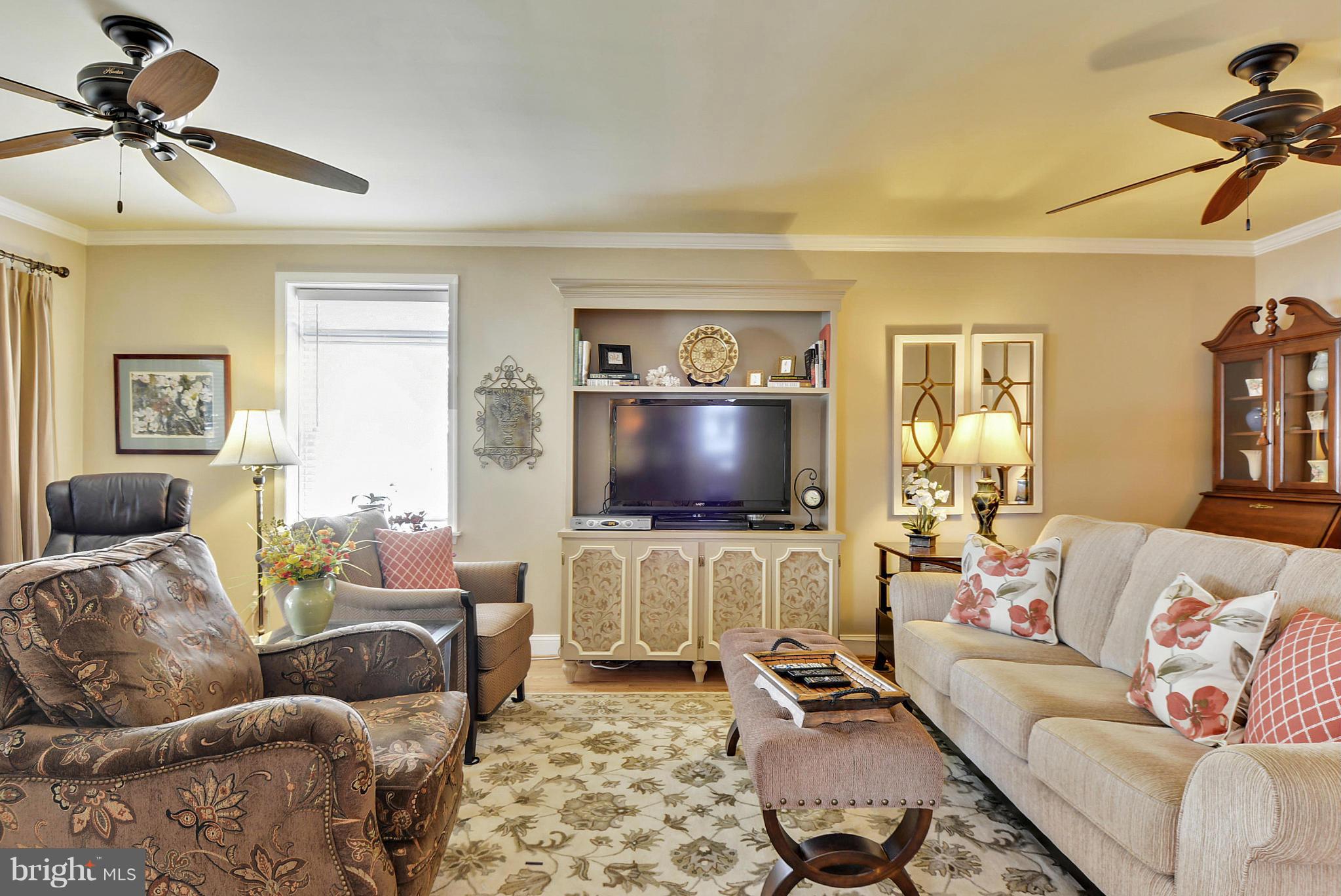 8 Granada Road Pasadena, MD 21122 - Photo 10 of 30 a living room with furniture and a flat screen tv