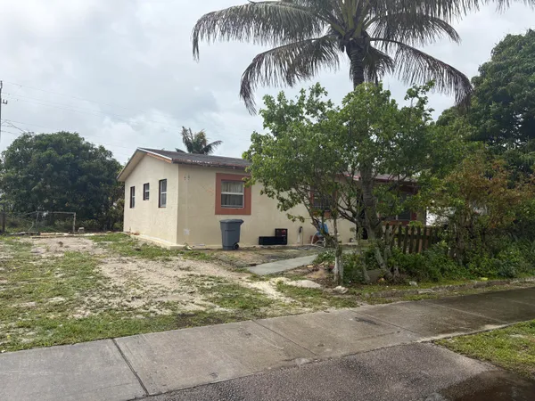 $350,000 | 930 Northeast 52nd Court, Deerfield Beach, FL 33064