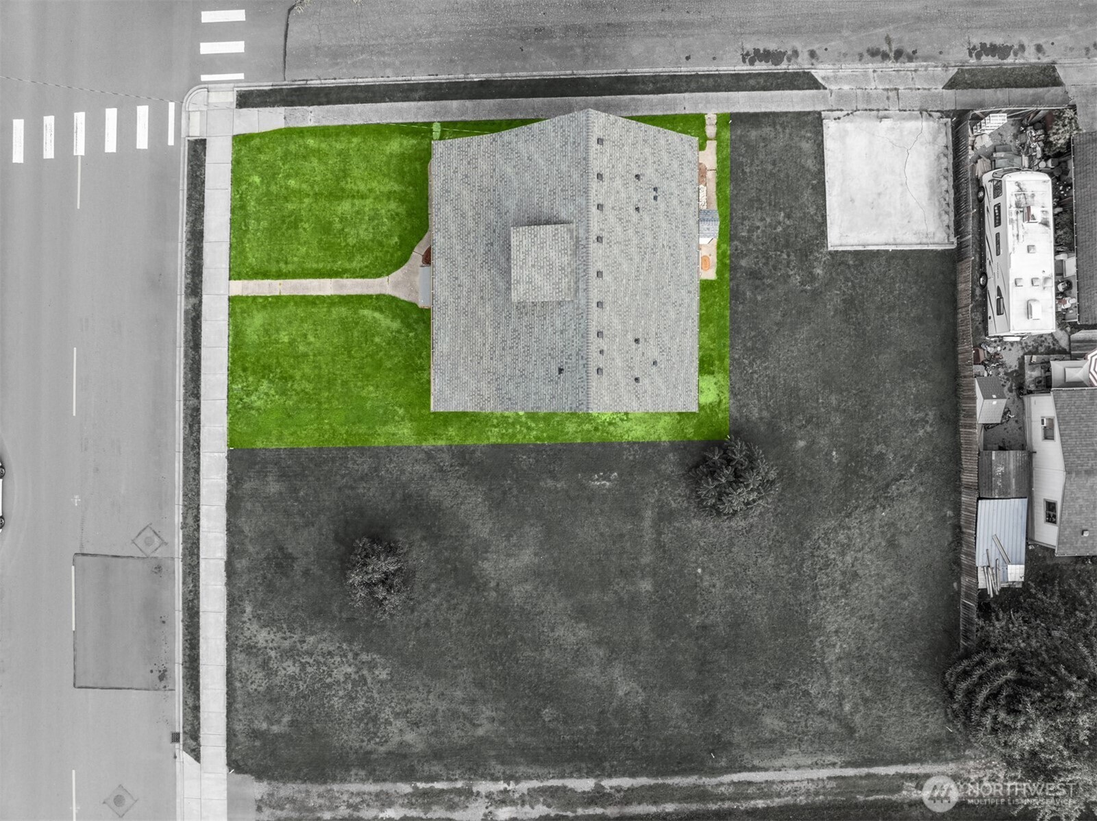 306 3rd Street Sultan, WA 98294 - Photo 31 of 40 a picture of a bathroom with a shower