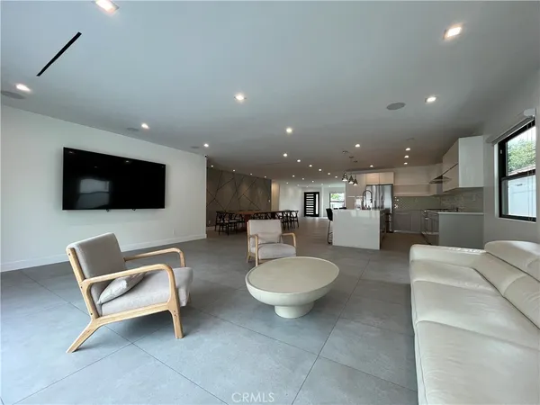 $9,500 | 5735 Saloma Avenue, Van Nuys, CA 91411