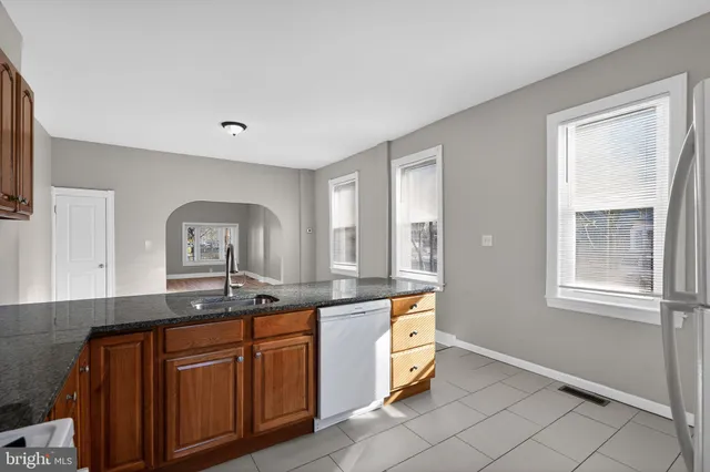 $275,000 | 738 Division Street, Gloucester City, NJ 08030