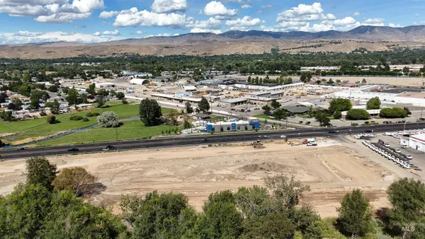 $1,899,600 | 8323 West Mocha Lane, Garden City, ID 83714