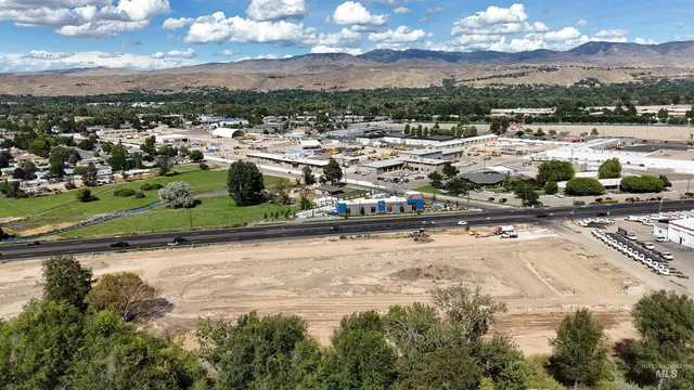 $1,899,600 | 8323 West Mocha Lane, Garden City, ID 83714