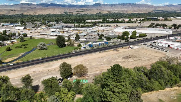 $1,899,600 | 8323 West Mocha Lane, Garden City, ID 83714