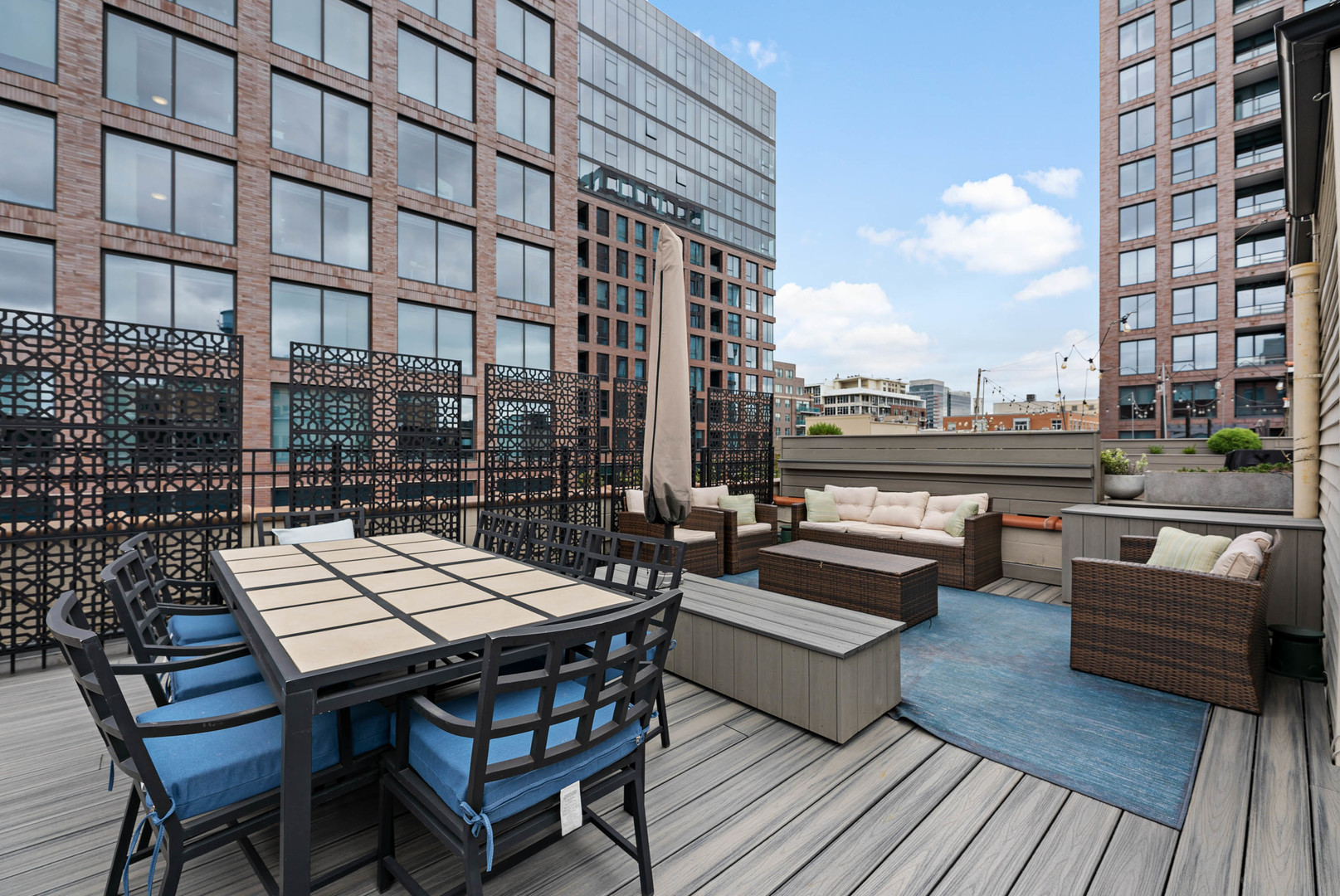 Undisclosed Address Chicago, IL 60607 - Photo 2 of 38