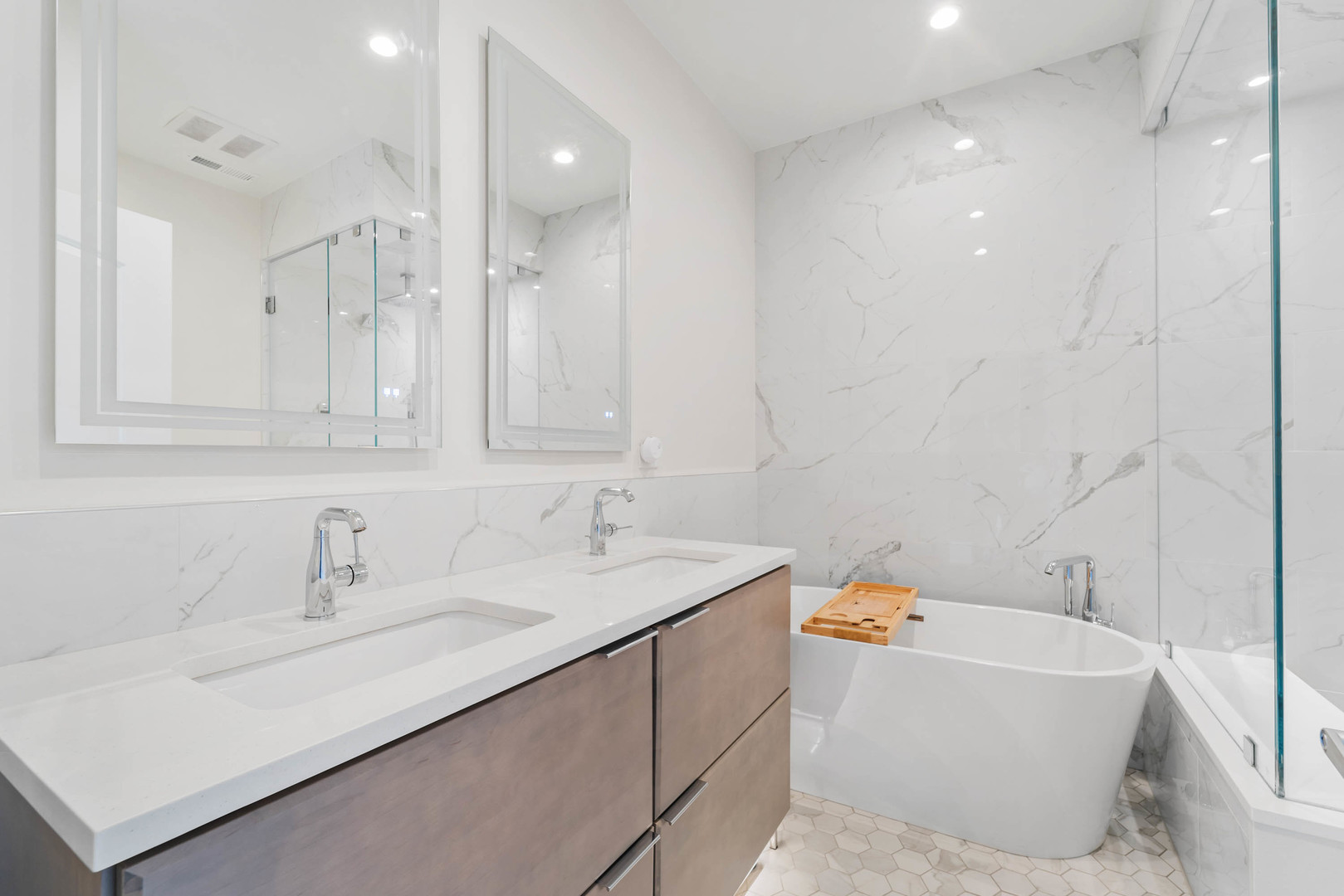 Undisclosed Address Chicago, IL 60607 - Photo 22 of 38