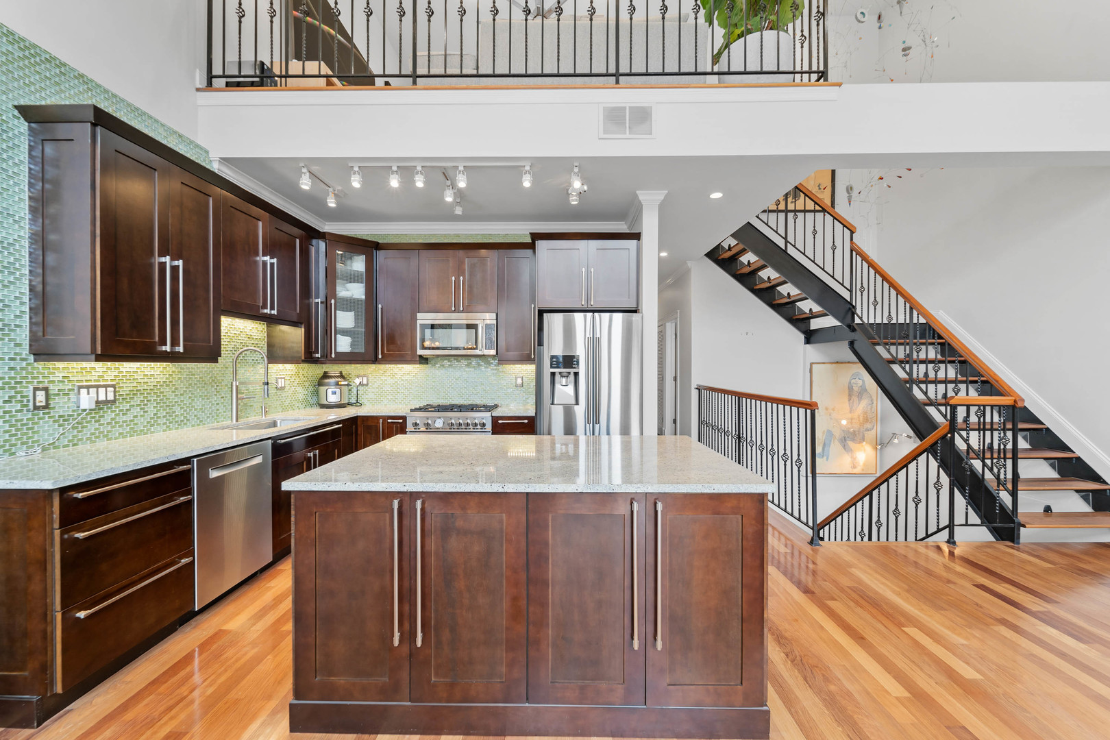 Undisclosed Address Chicago, IL 60607 - Photo 5 of 38