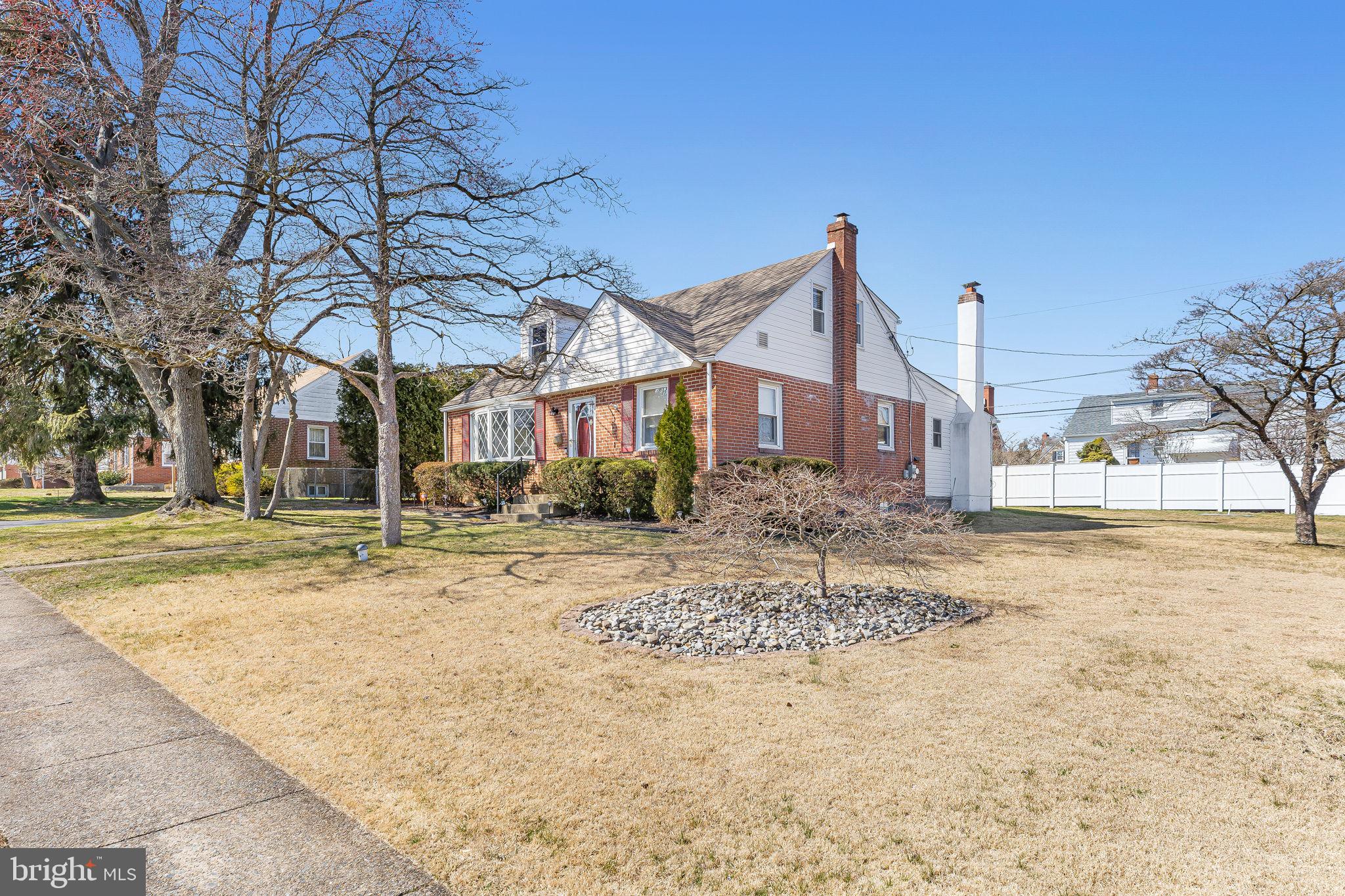 408 Barker Road Springfield, PA 19064 - Photo 3 of 27