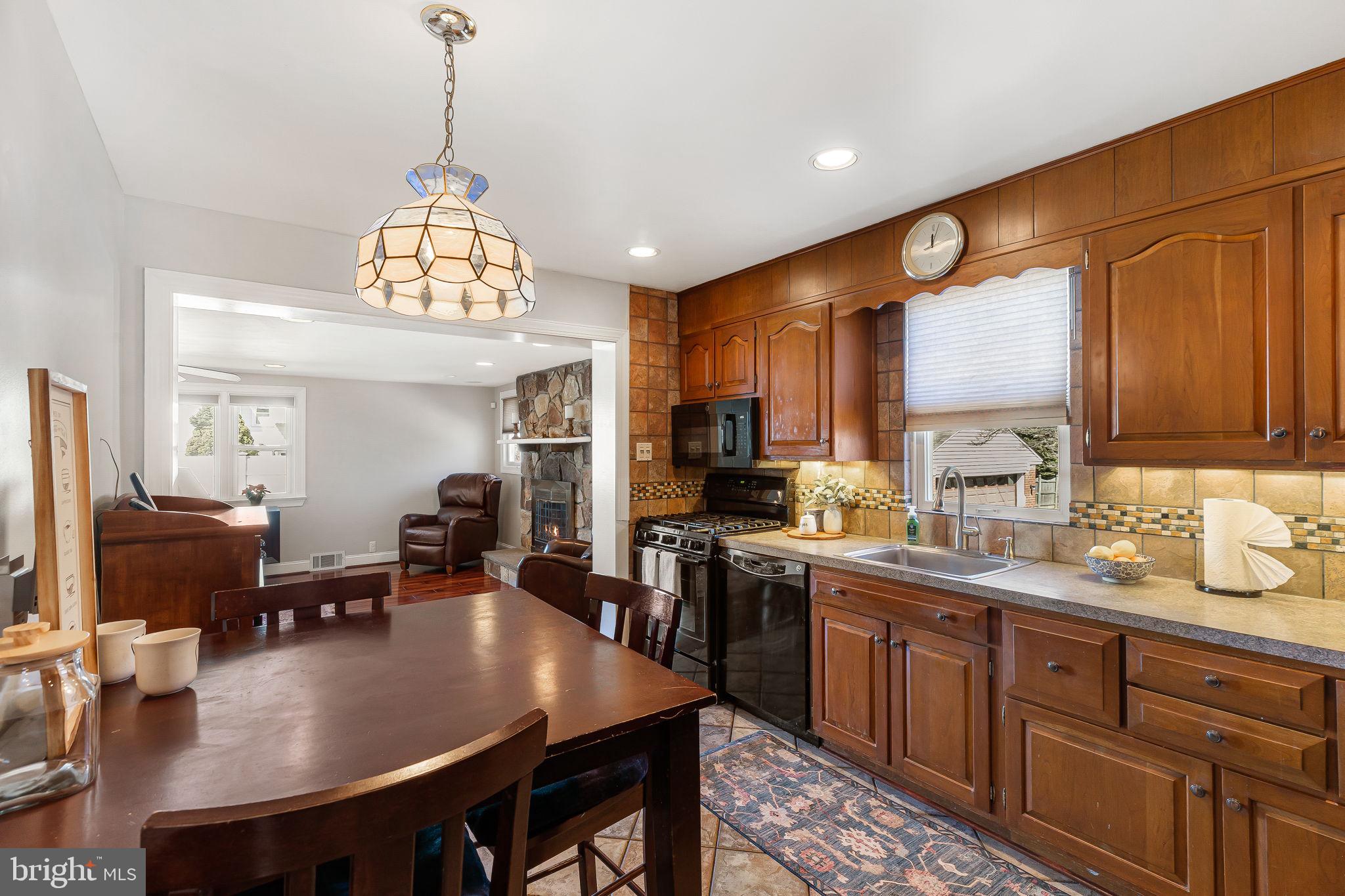 408 Barker Road Springfield, PA 19064 - Photo 8 of 27