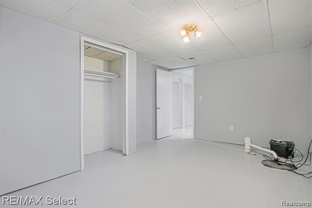 24577 Woodbridge Road Warren, MI 48091 - Photo 23 of 24 IMG_7060.jpg