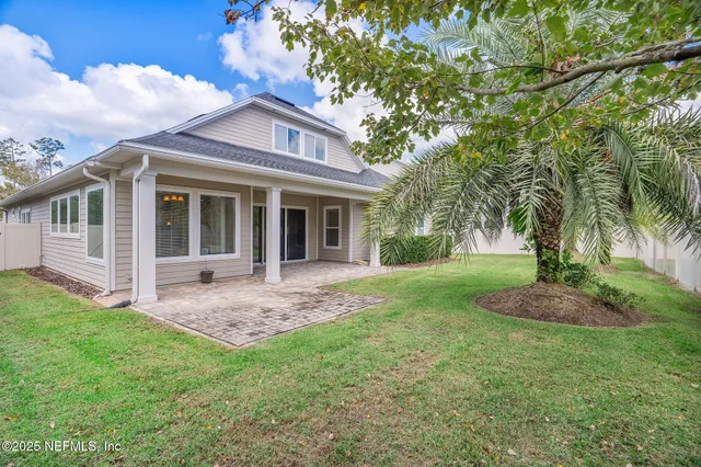 a picture of city view