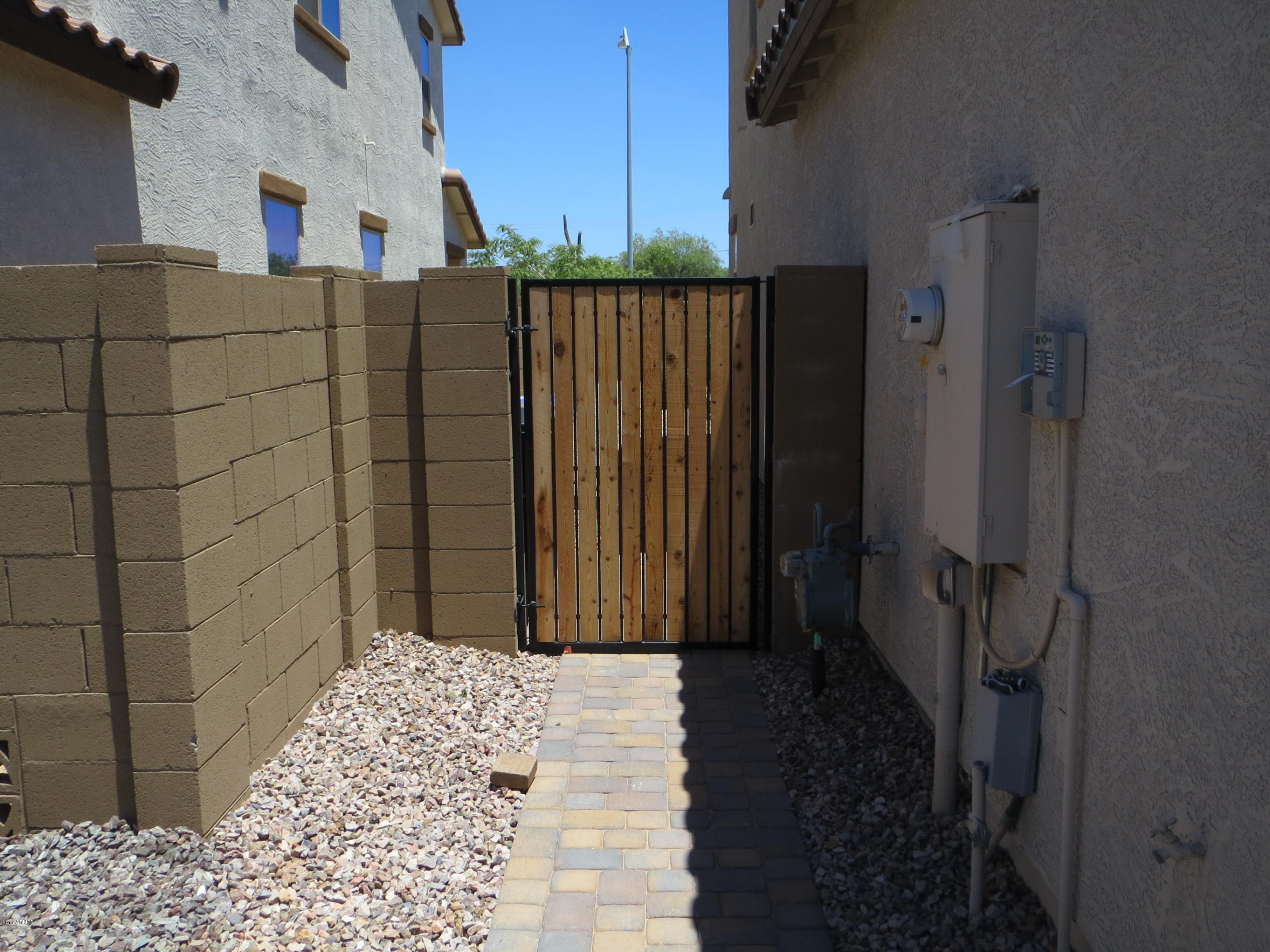 247 North 79th Way Mesa, AZ 85207 - Photo 3 of 27 IMG_2766